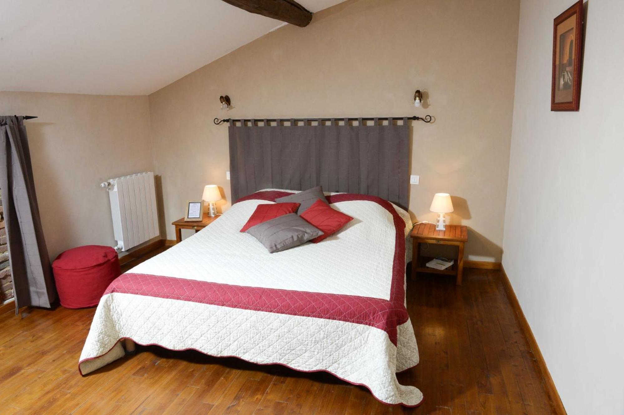 Bed and Breakfast La Ferme De Menoun Thil  Экстерьер фото